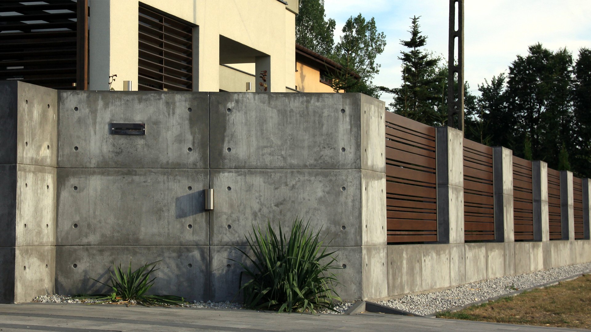 architectural-concrete-pros-and-cons zdjęcie ogrodzenia
